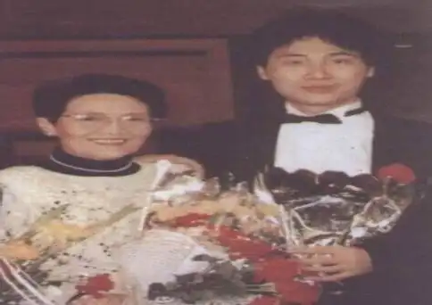 在得知此事后,周小燕老师表现出了强烈的愤怒情绪.