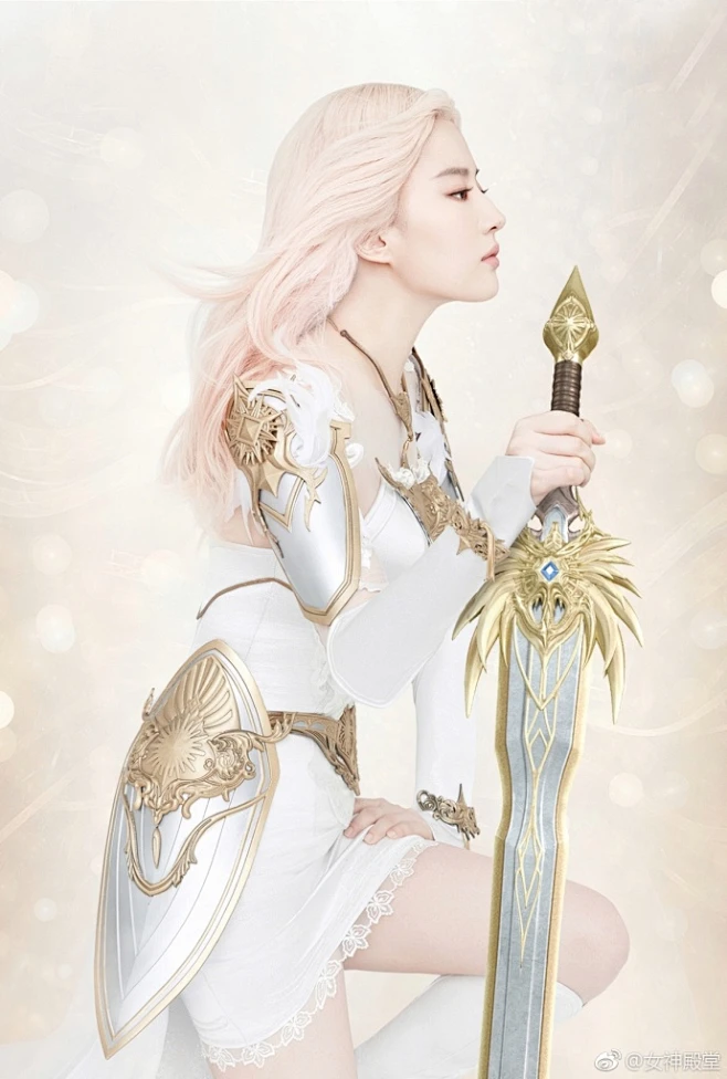 刘亦菲游戏代言大片,白色纯洁灵动,黑色冷艳神秘,魅力动人的小姐姐.