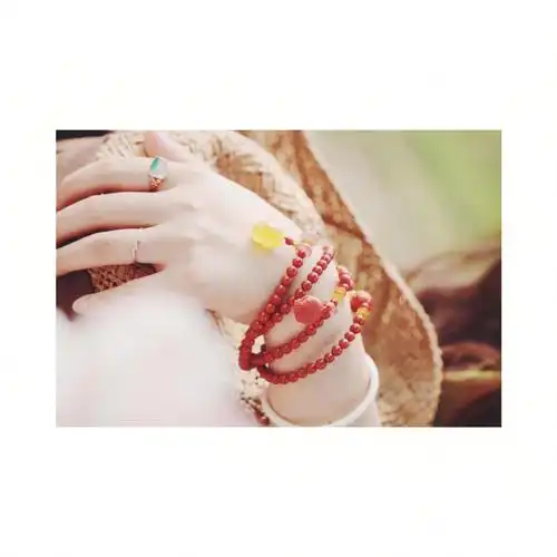 便是暖色系宝石的代表南红珠子一直是南红爱好者的朱砂痣无需过多雕刻