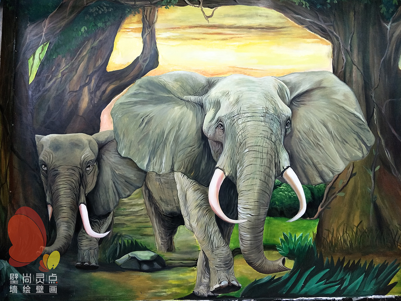 儿童乐园里的3d立体画圆鼓鼓的豹子