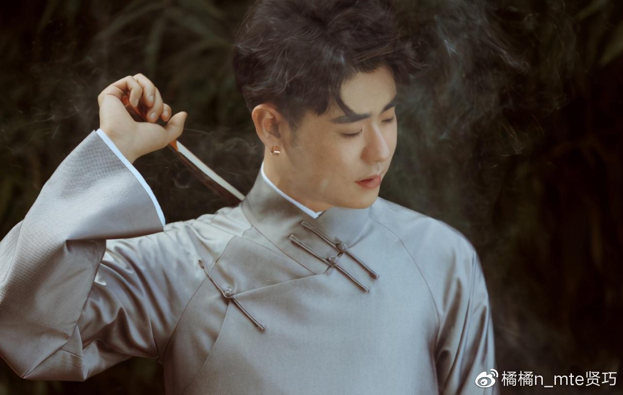 德云社养生第一人张云雷,曾自创茶奶团灭粉丝,提前步入养生模式