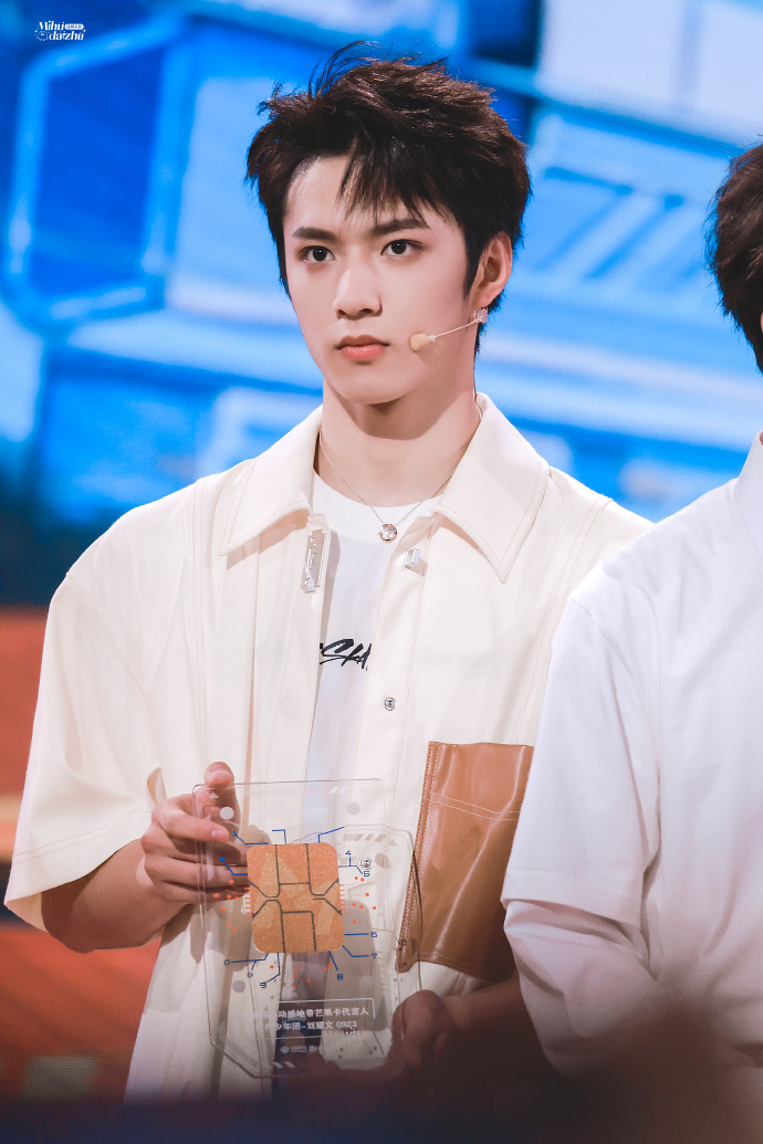 新生代演员刘耀文