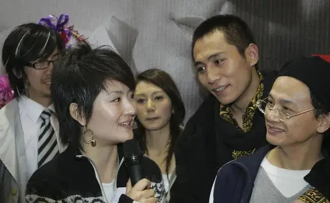 演员刘烨,在饭桌上对妻子一见钟情,结婚12年零绯闻_安娜_谢娜_时候