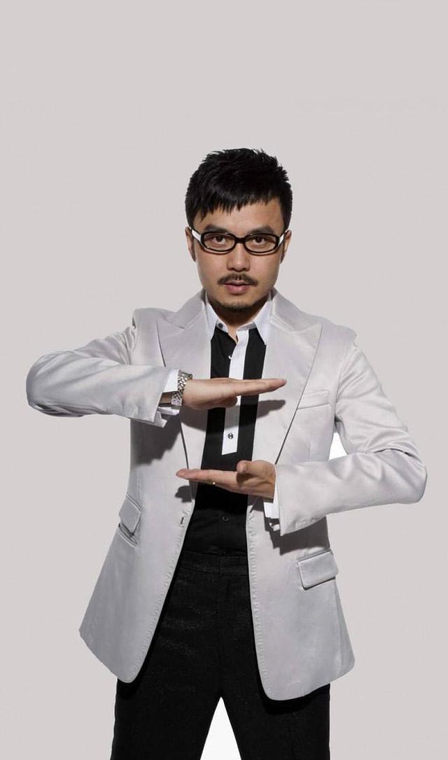 最近,有报道称湖南法院已经正式受理了知名主持人汪涵诉某代言品牌