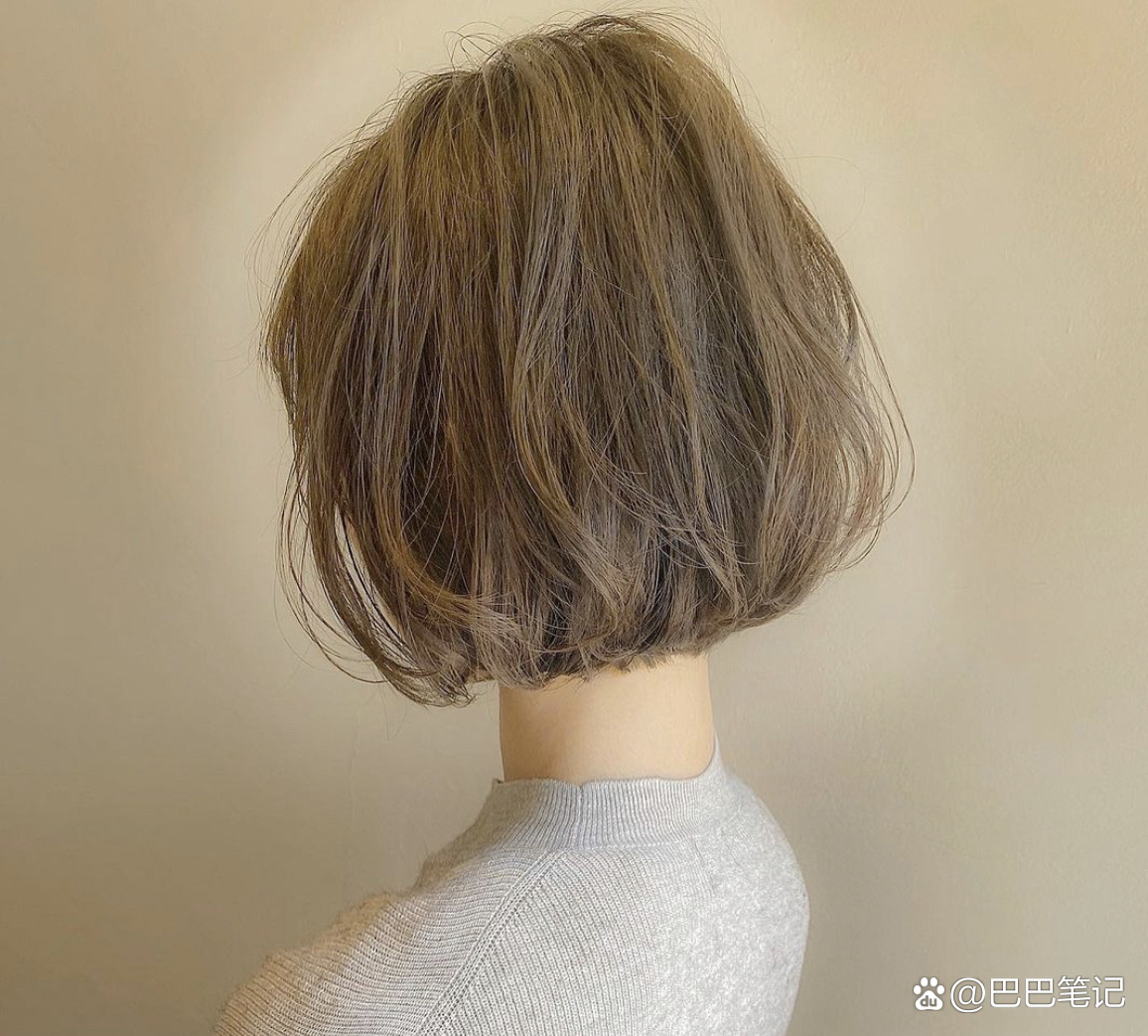 短发女孩/女士短发 这种沙宣发型 一定要做浅一点的发色 修剪的纹理感