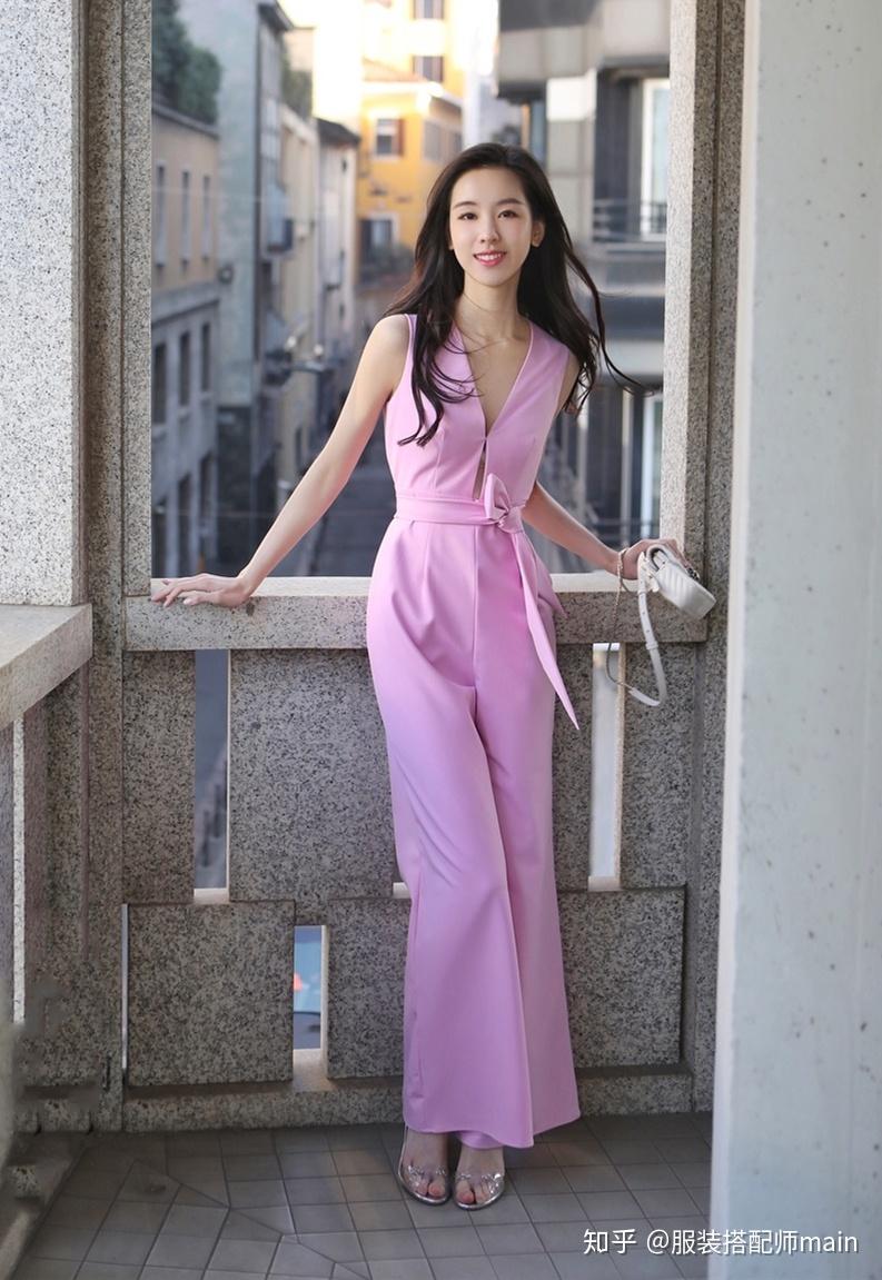 别小瞧陈都灵all粉知性好比例大卷叛逆秀长腿塑料靴才是亮点