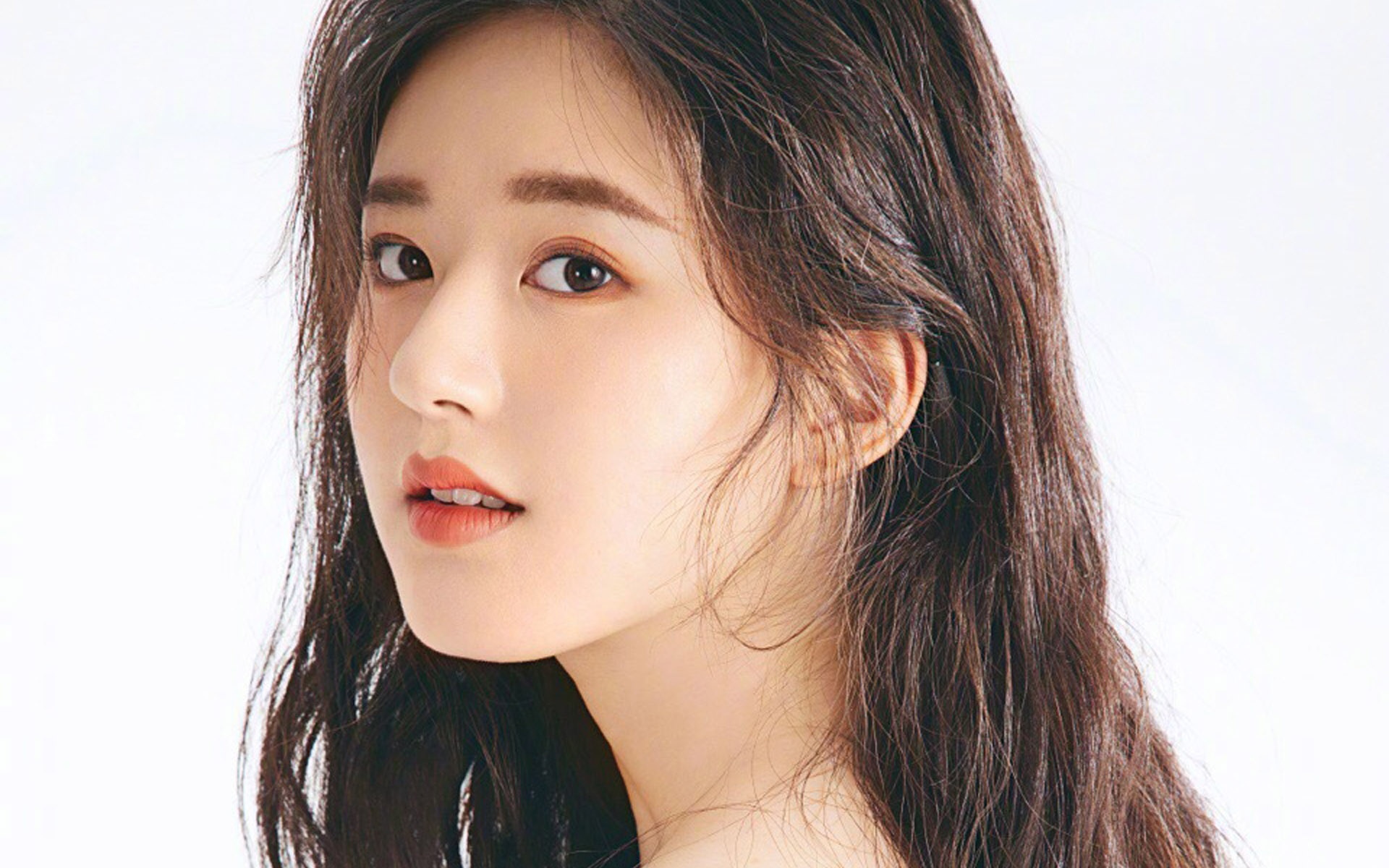 甜美女星赵露思清纯俏皮桌面壁纸图片