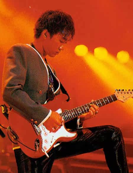 盘点黄家驹一生用过的吉他(上)