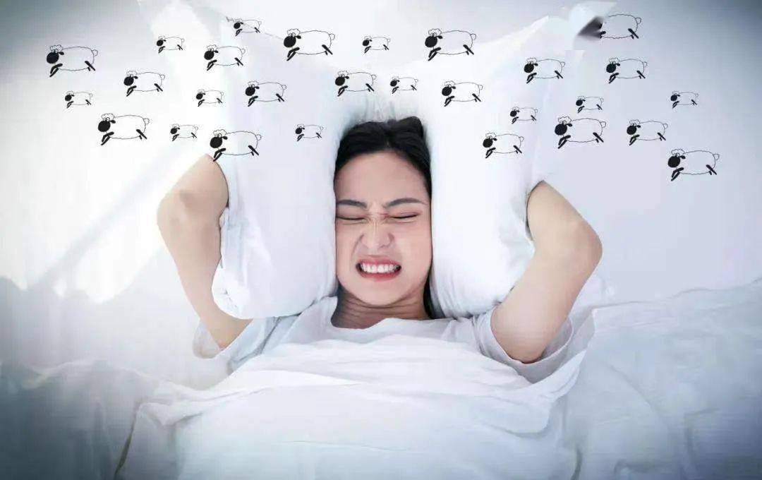 跟抑郁症者相关的失眠主要表现为"入睡困难"和"早醒",其中,让人难以