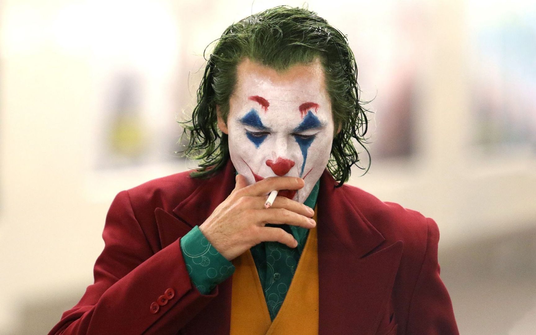 小丑 没经过底层人群的挣扎,那就麻烦请闭上你的嘴