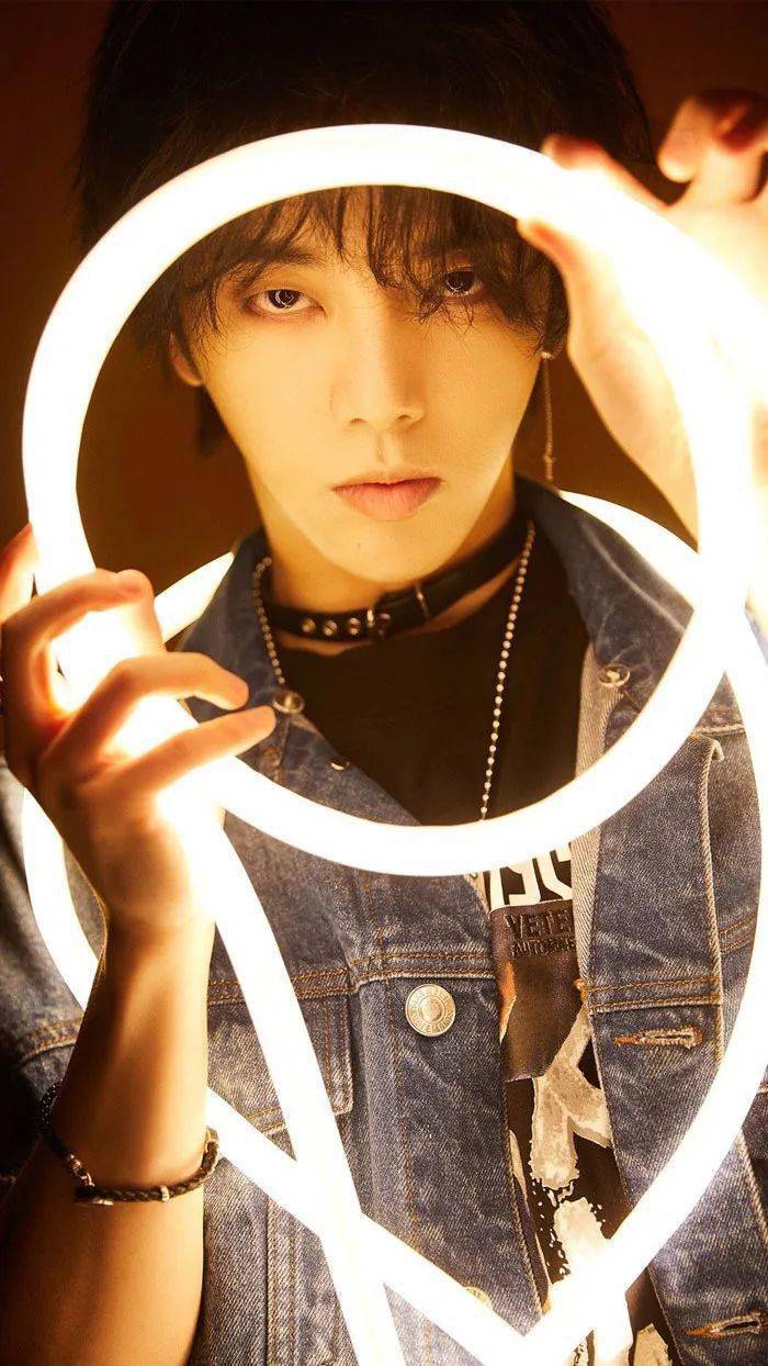 华晨宇花花喜欢花花的可以快来呀手机壁纸锁屏