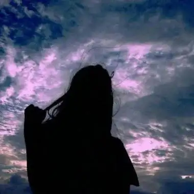 忧郁伤感女生背影头像一个人伤感孤单女生头像