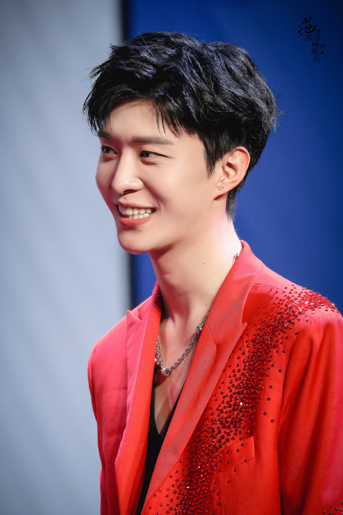 范丞丞 刚满18岁##范丞丞 我的新郎