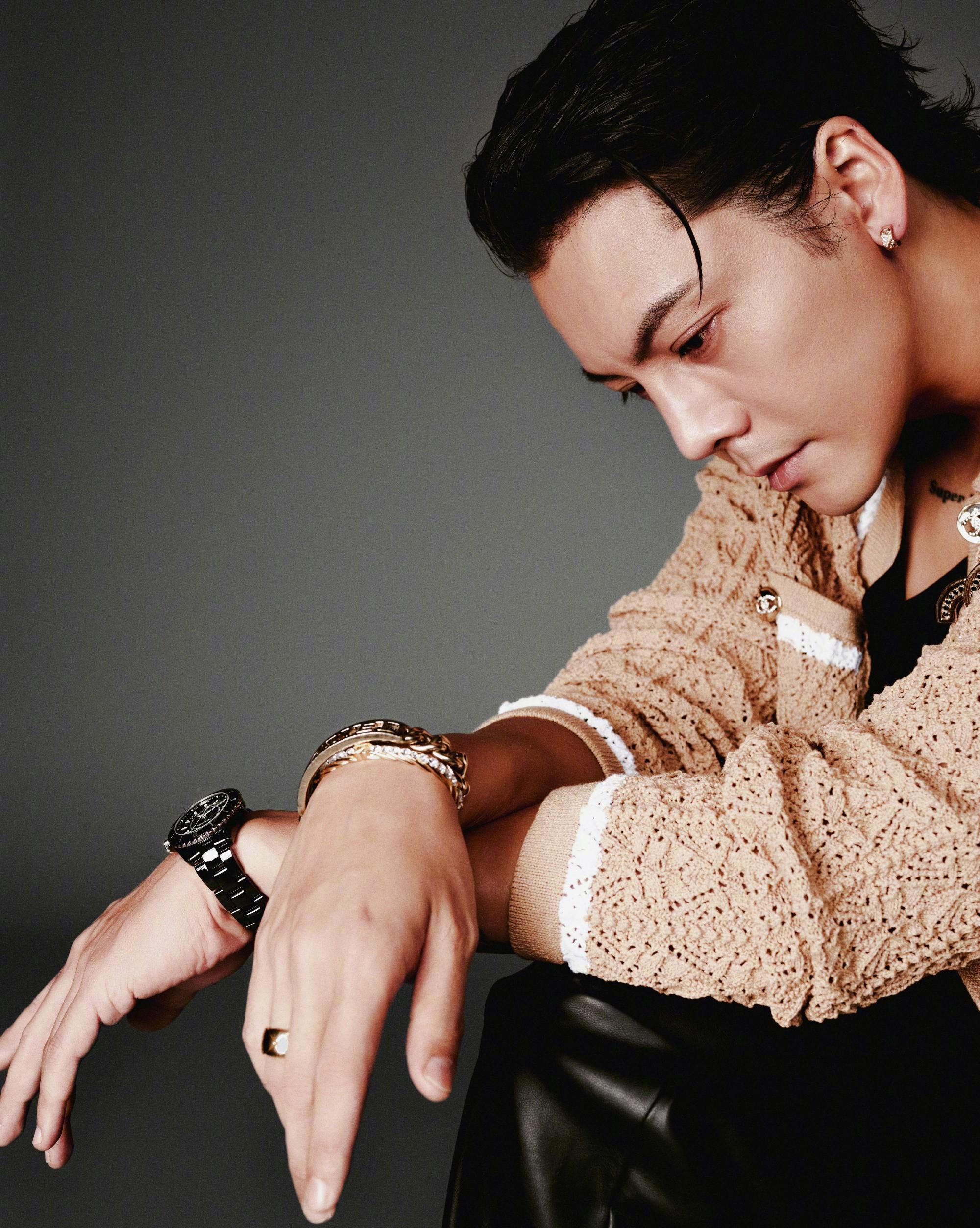 陈伟霆湿漉漉的发型,休闲装,太帅了!_魅力_表演_活动