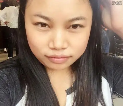 谁拍照最丑?凤姐自拍不忍直视,实在令人无语!