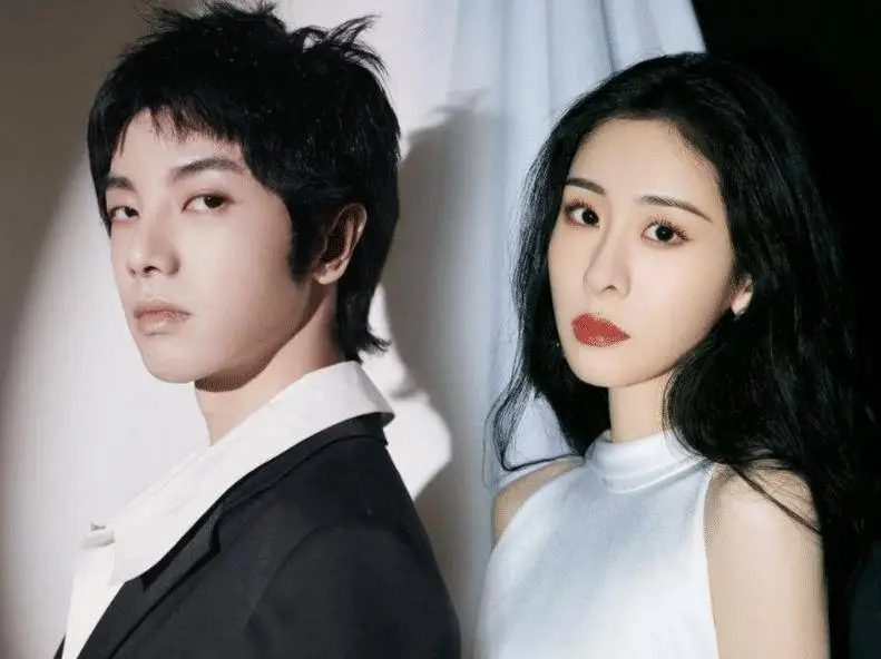 原创原创华晨宇不理邓紫棋风波现身机场包房唱k网友歌王实力依旧