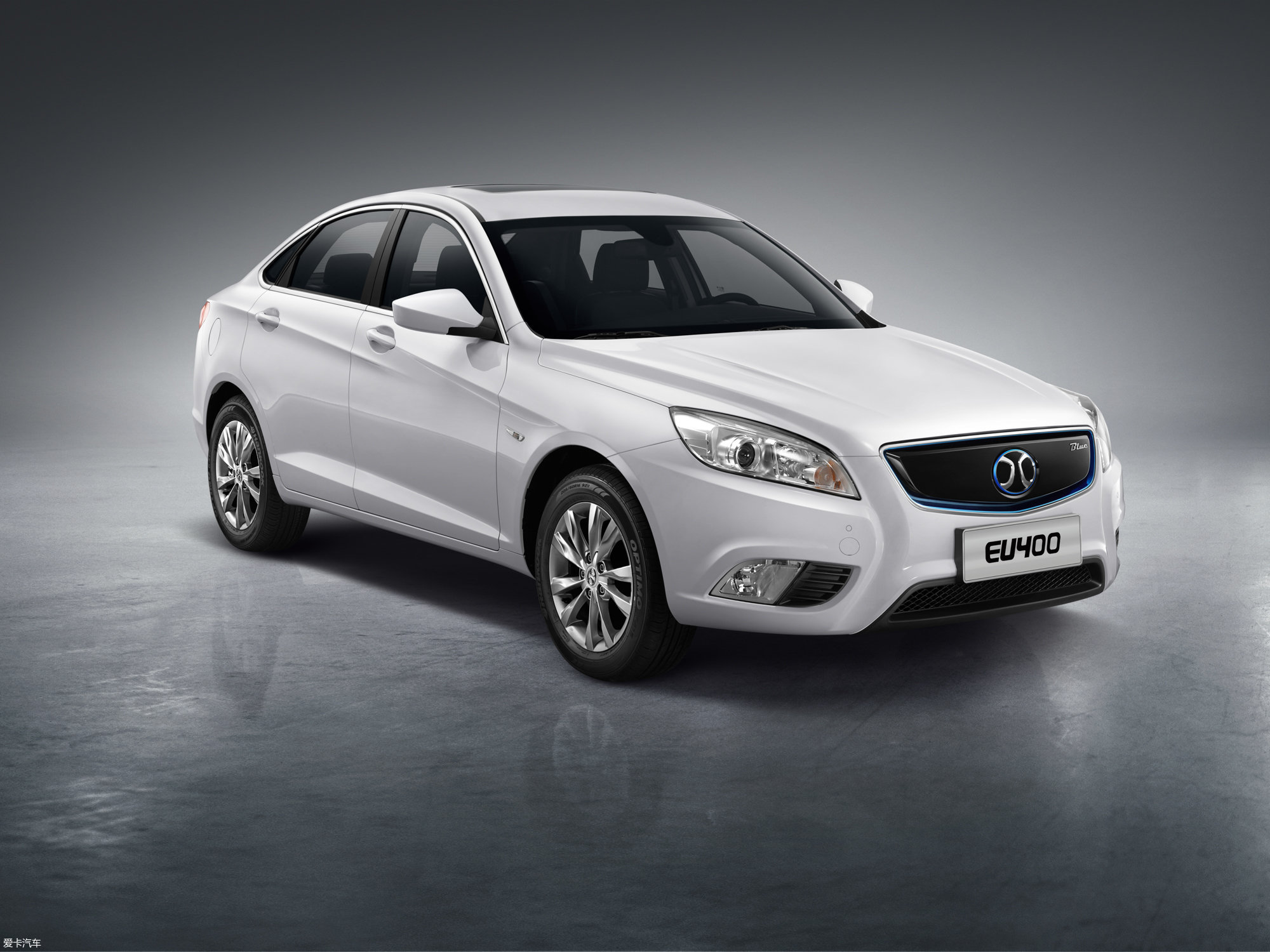 爱卡首页 汽车图片 北汽新能源 北汽eu400 2017款乐享版  2017款北汽