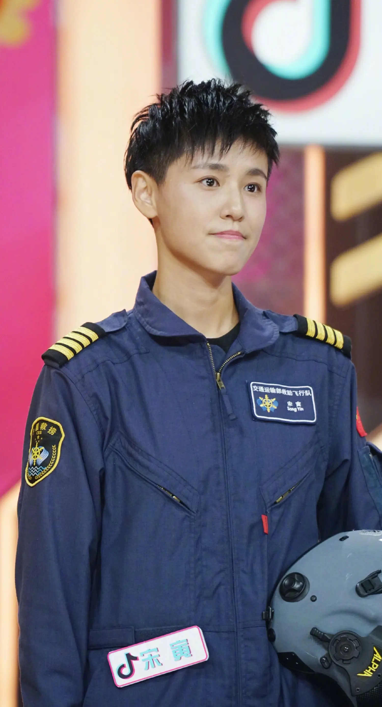 榜样力量宋寅用飞行筑起一道海上生命线