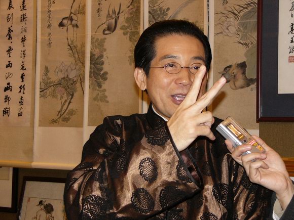 图文紫玉金砂片场探班儒雅秦汉谈紫砂谈人生02