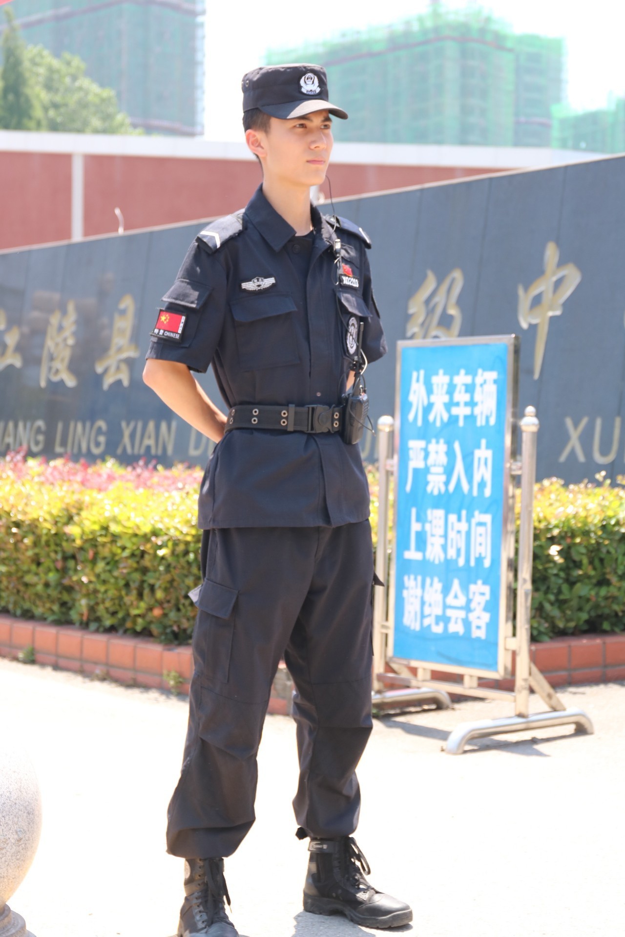 人气火爆的江陵特警小哥高颜值的背后还有这样的故事