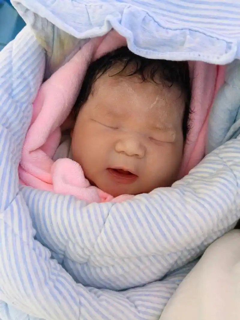 我的小侄女 #报喜了7815报喜了7815我家刚刚出生的小宝宝