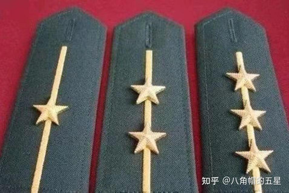 上尉4年……中尉3年,少尉2年,根据新军衔制度规定,尉官任职年限:新