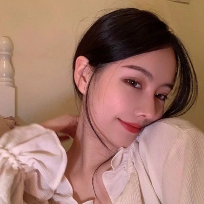 高清简单成熟低调的头像女生图片