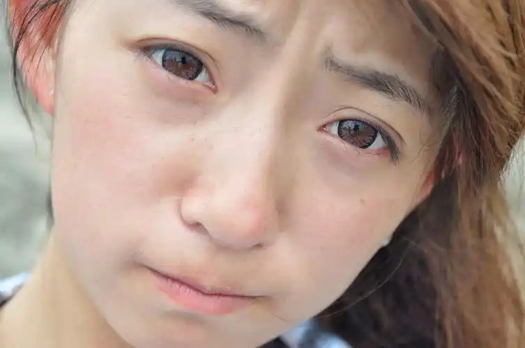 人像素颜脸部修面对2张