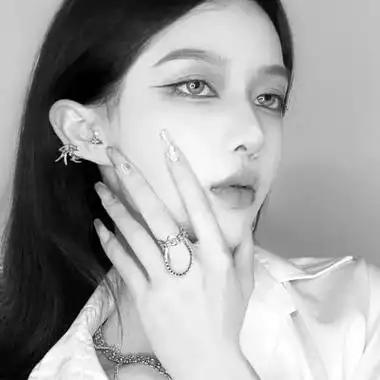 黑白高冷成熟御姐头像图片111张_女生头像_头像屋