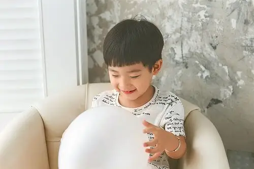 蓝鲸儿童摄影|男生周岁照赏析