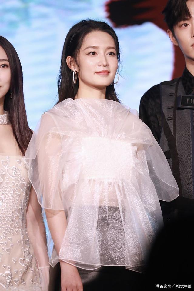 不断学习,善于突破,成就了深受观众喜爱的演员李沁