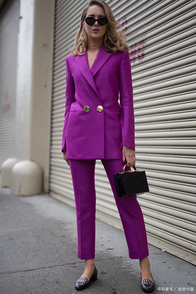 深紫色和什么颜色搭配最好看