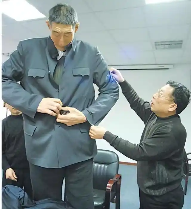 36米鲍喜顺:1.68米妻子不听劝执意生育,今儿子身高多少