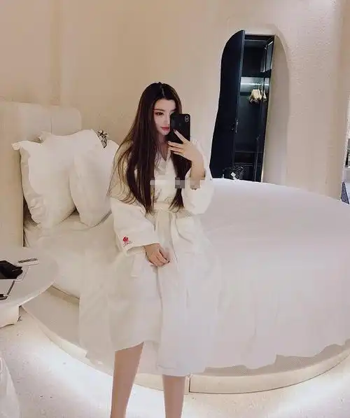 yy主播晓夏高清性感写真 美女主播晓夏图片套图 晓夏美腿福利写真(13p