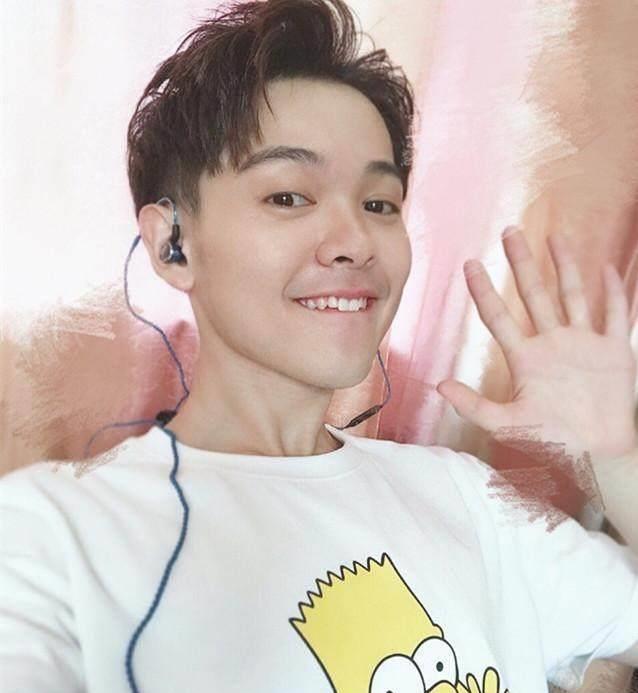 尤长靖来了,穿上西装也好可爱,长这么帅应该可以红!_衣服_气质_香蕉