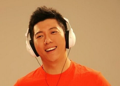 曝胡海泉隐婚疑似超生 妻子爱女首次曝光