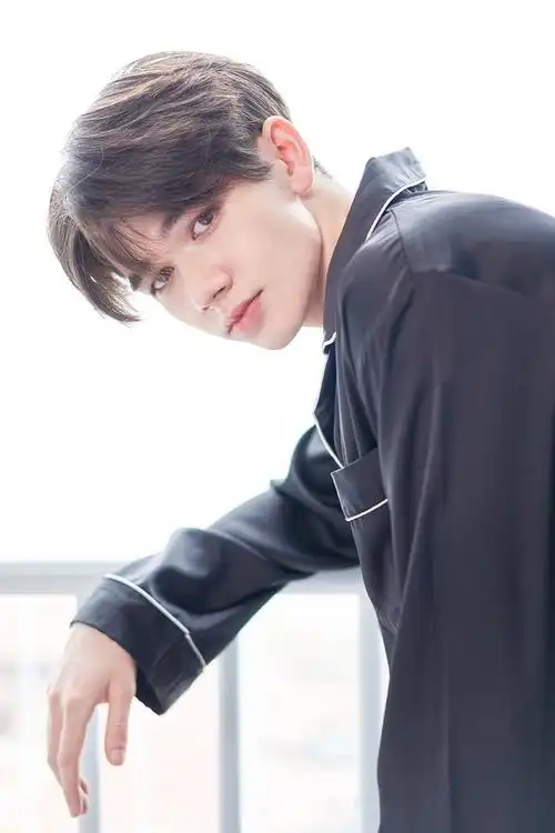 想要庆怜的手机壁纸i怜看到了请给我一张嘿嘿