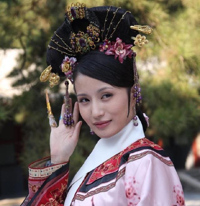 还记得《甄嬛传》里的欣贵人吗,那个无力自保,依仗甄嬛拔刀相助委