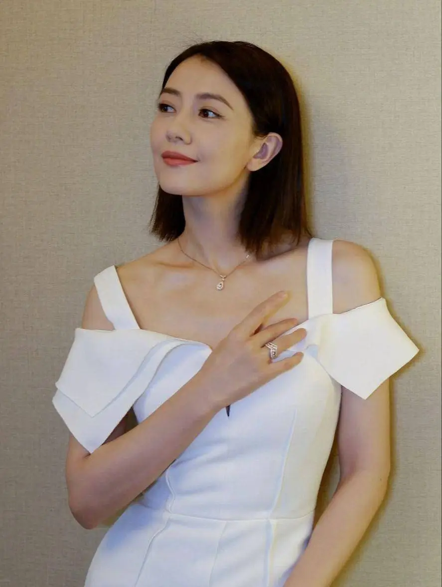 原创5个红极一时的女明星刘亦菲高开低走诸葛大力无戏可拍