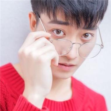 戴眼镜的成熟男头像个性网 男生头像图片大全 -【爱个性】