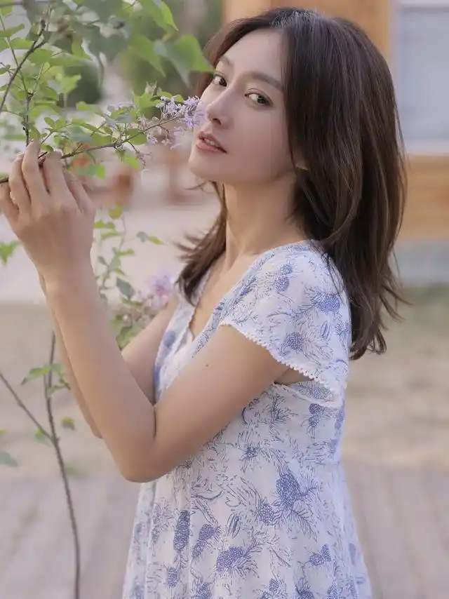 演员秦岚的独立人生和她生命中爱过的2个重要男人