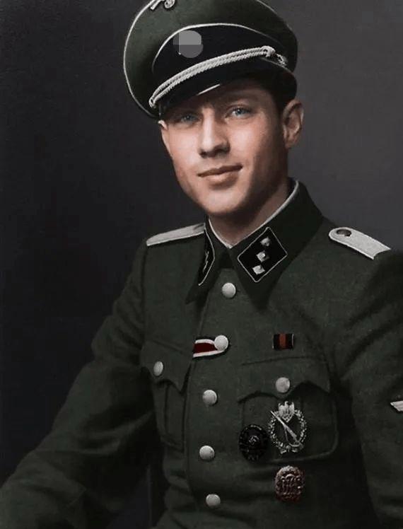 二战德国军装是谁设计的?华丽外表下,被人称之为"优雅的恶魔"