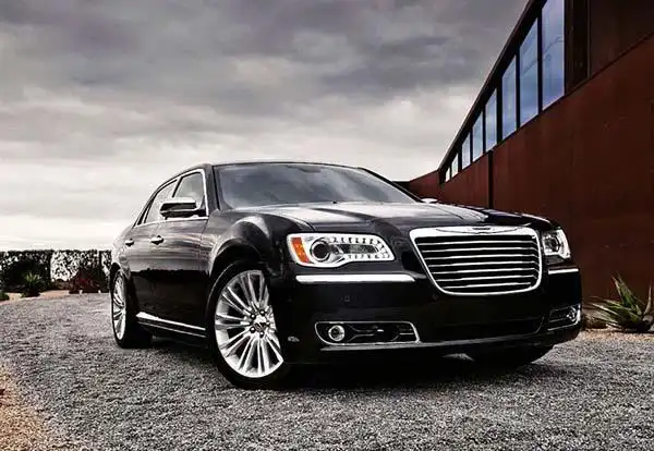 克莱斯勒新款300c有美式坦克之称的克莱斯勒300c即将在上海车展迎来它