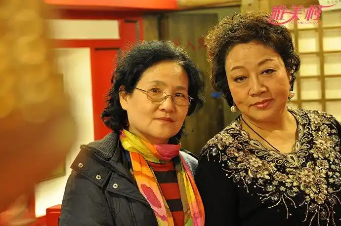 黑妮大妈 蓬勃向上不惧怕年龄和不服输的性格 黑妮比王为念大多少