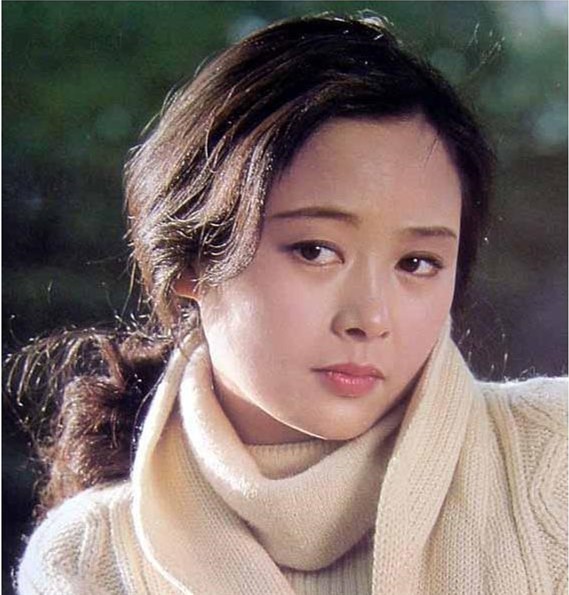 张瑜:凭《庐山恋》走红,与丈夫离婚后至今单身