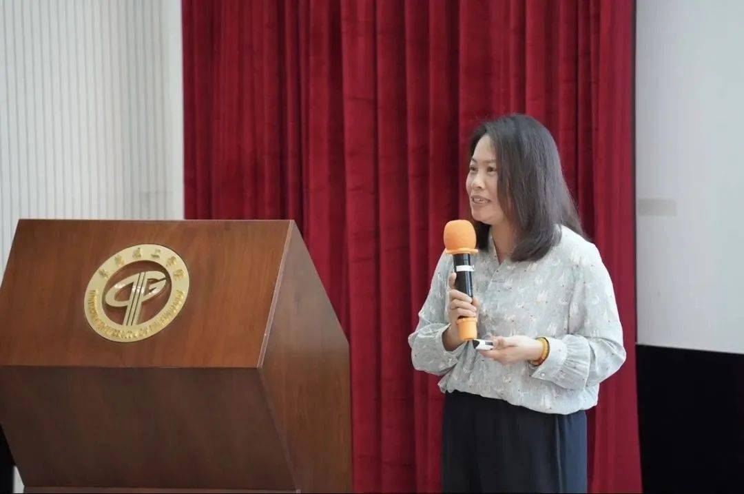 启航班汇集114支实践队负责人,以现场教学,课题研讨,主题报告为主要