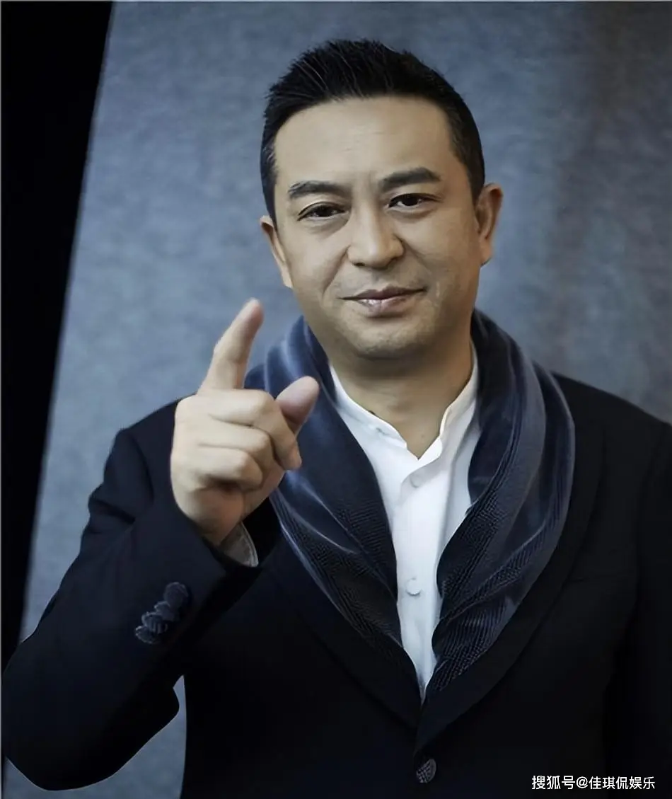 演员张嘉译:40岁如愿当上爸爸,前妻"满脸的嫌弃"_王海燕_工作_人生