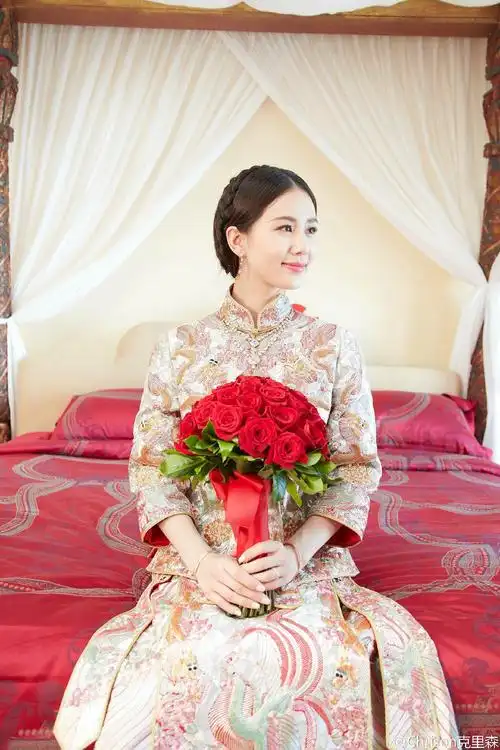 刘诗诗桃花好朱颜巧凤袍霞帔鸳鸯袄刘诗诗大婚礼服楼lss一姐lss78