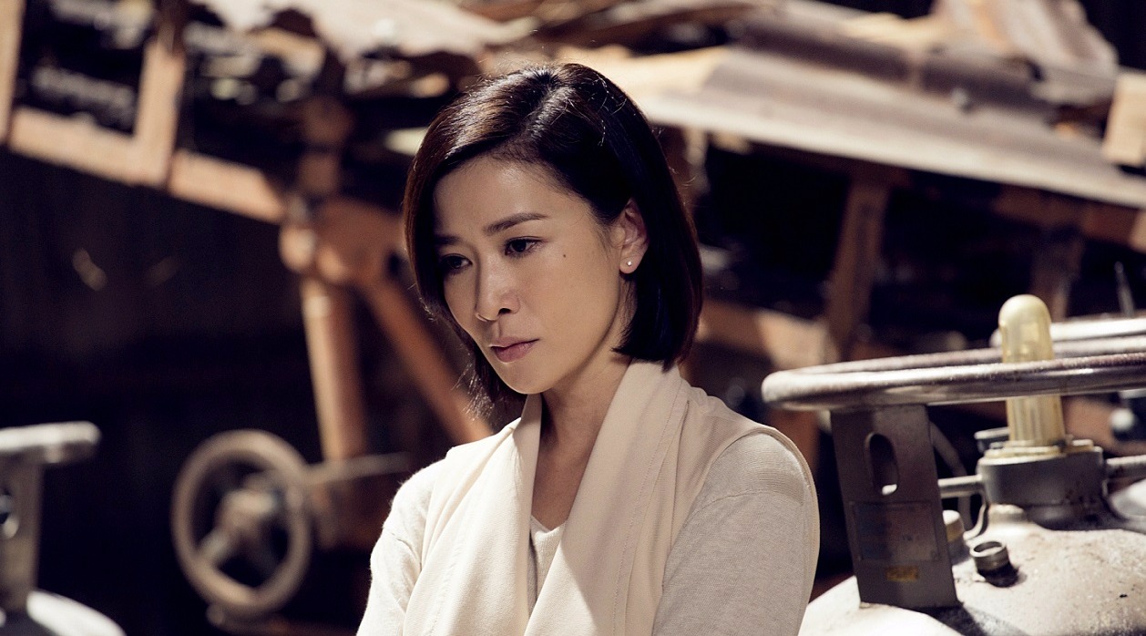 tvb当家花旦,佘诗曼现身重庆火锅,面对美食迫不及待?