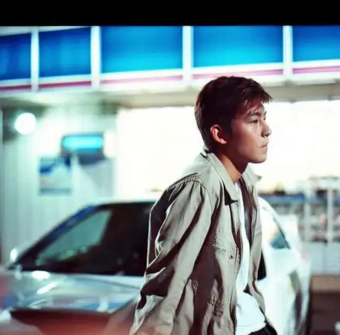 饰演群马project d队长高桥凉介(来源:网易娱乐专稿)同年主演深作健太